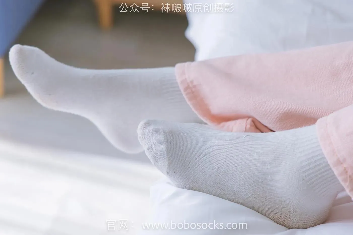 [BoBoSocks袜啵啵]NO.141 周周-运动鞋、白棉袜、裸足 [140P]插图9